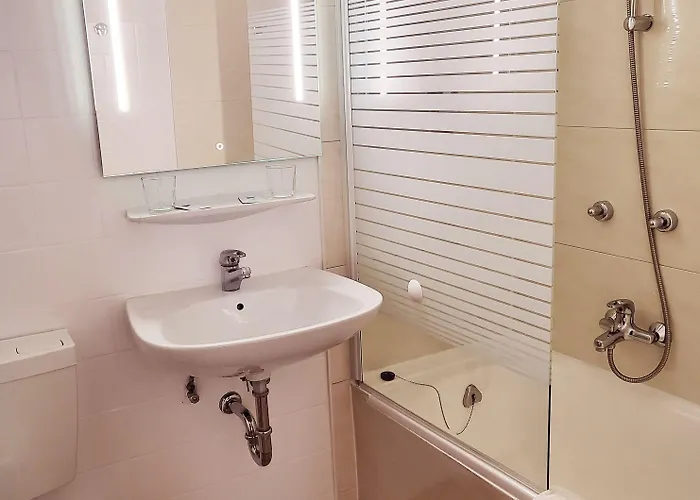 Atlanta Hotel 2*